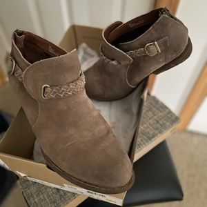 Born Leather Boots, Marmotta Distressed Style F13717